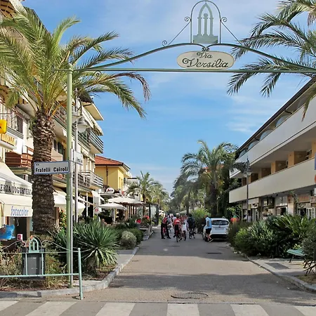 Lägenhet 'carducci 213 By Interhome Marina di Pietrasanta